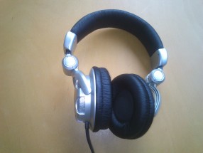 headphones.JPG